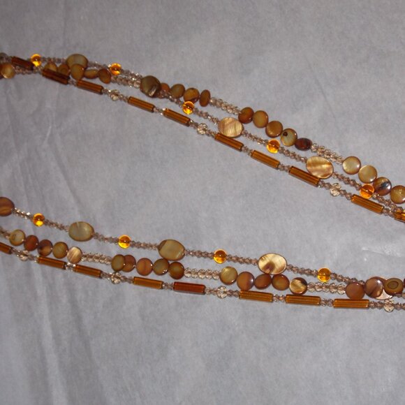 🔥2 for $10🔥  3 Strand Beaded Amber Gold & Natural Colors Necklace - Picture 4 of 4